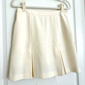 LIKE NEW VINTAGE - Cream Pleated Golf Skort with Pockets
No stains!